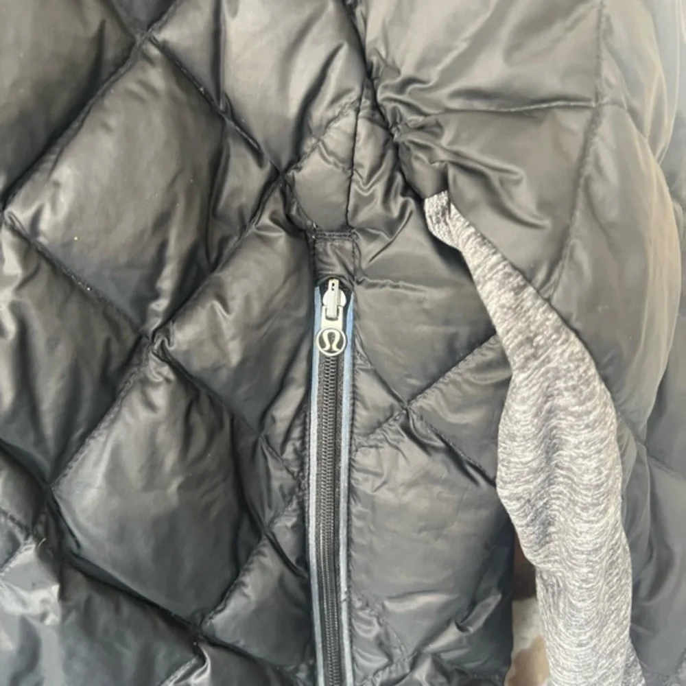 Lululemon Athletica Run Reversible Turn Around 650 Fill Down Black Jacket Sz 4